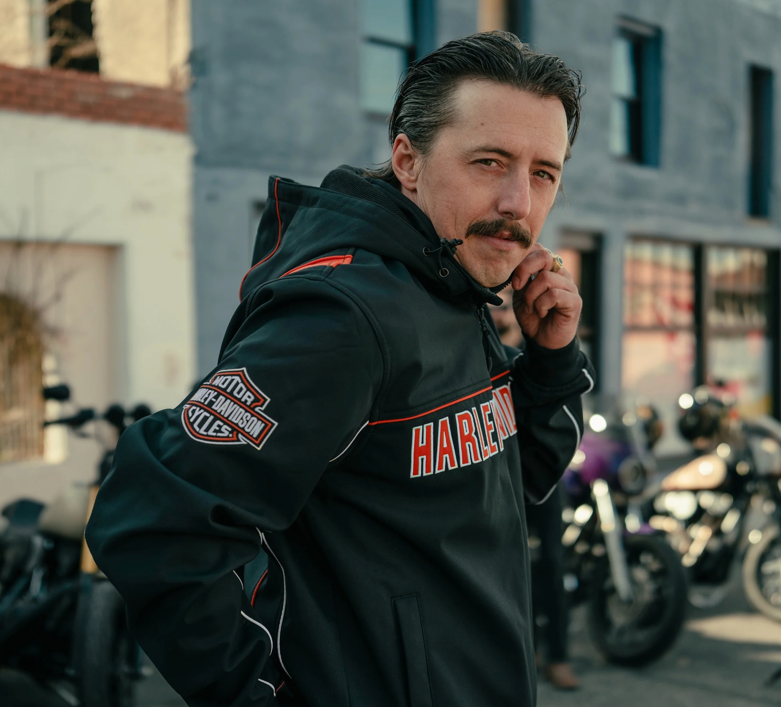 MEN'S JACKETS & OUTERWEAR