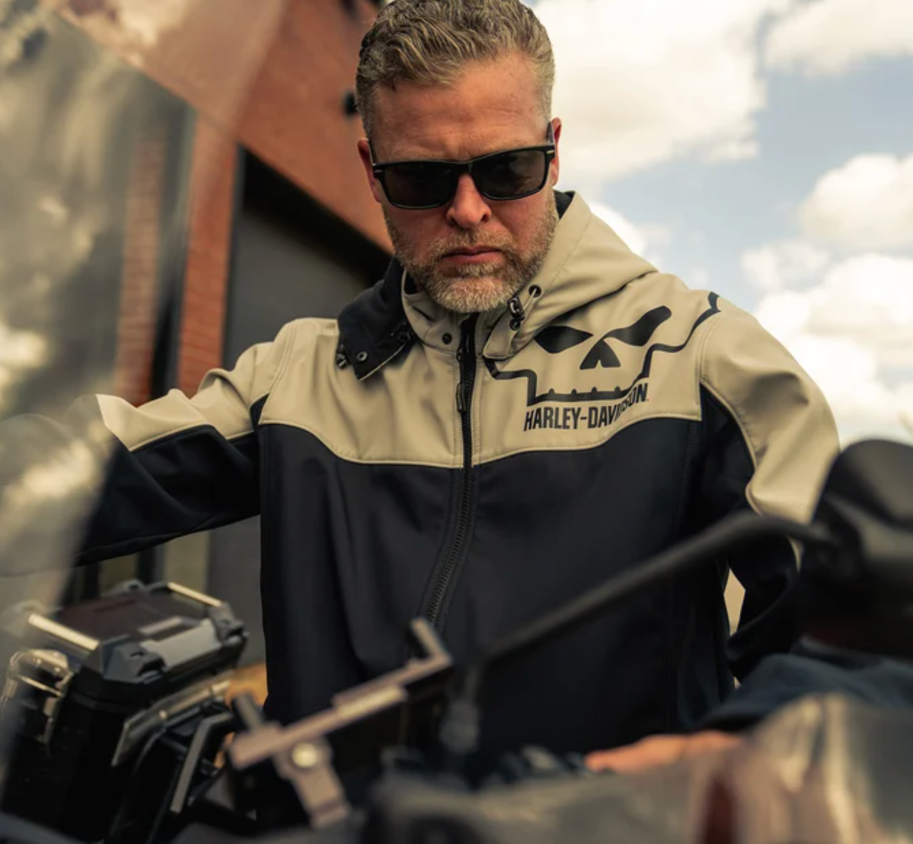 Men's Willie G Skull Water Repellent Softshell Jacket