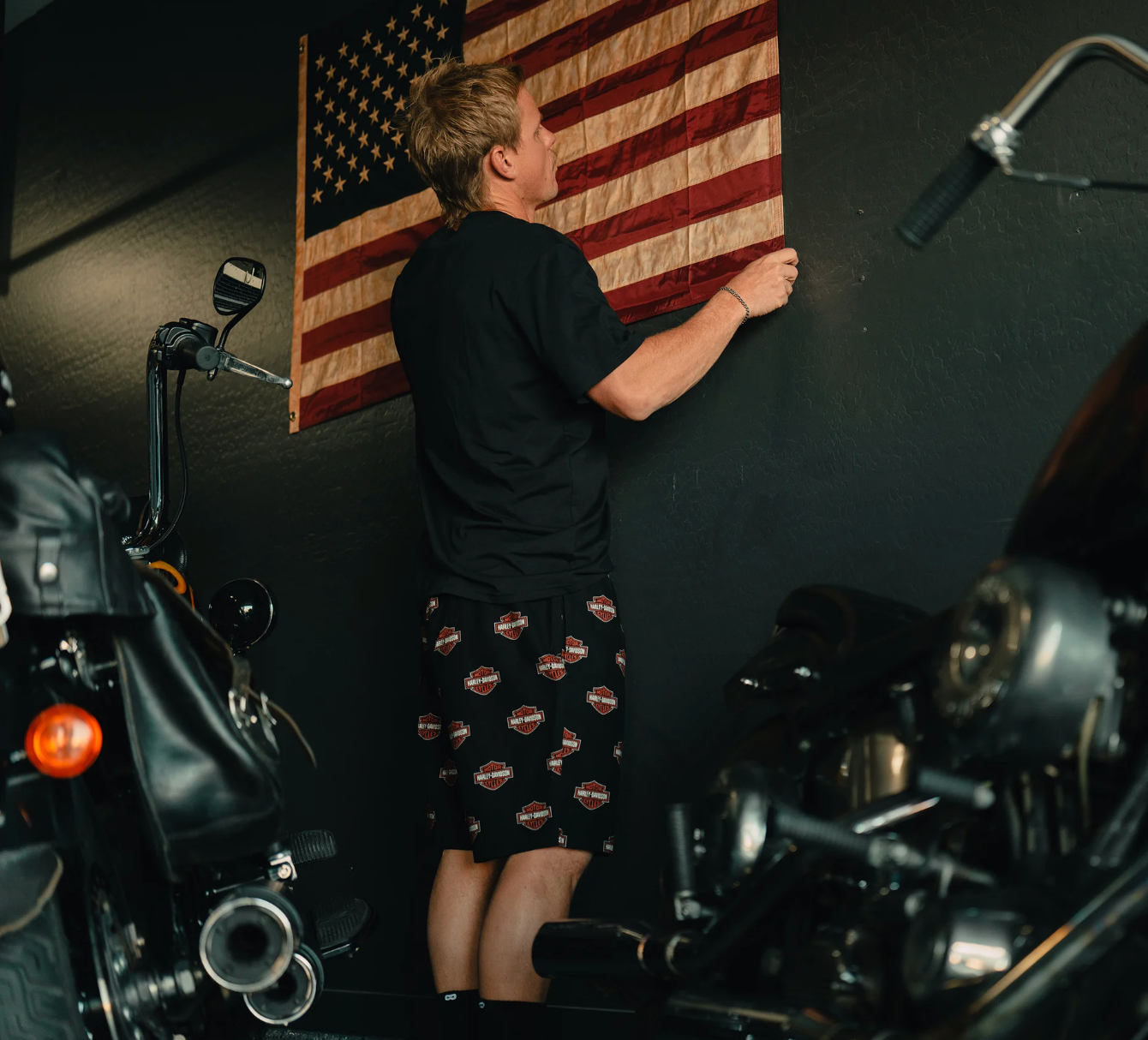 Men's Bar & Shield Print Pajama Shorts Set