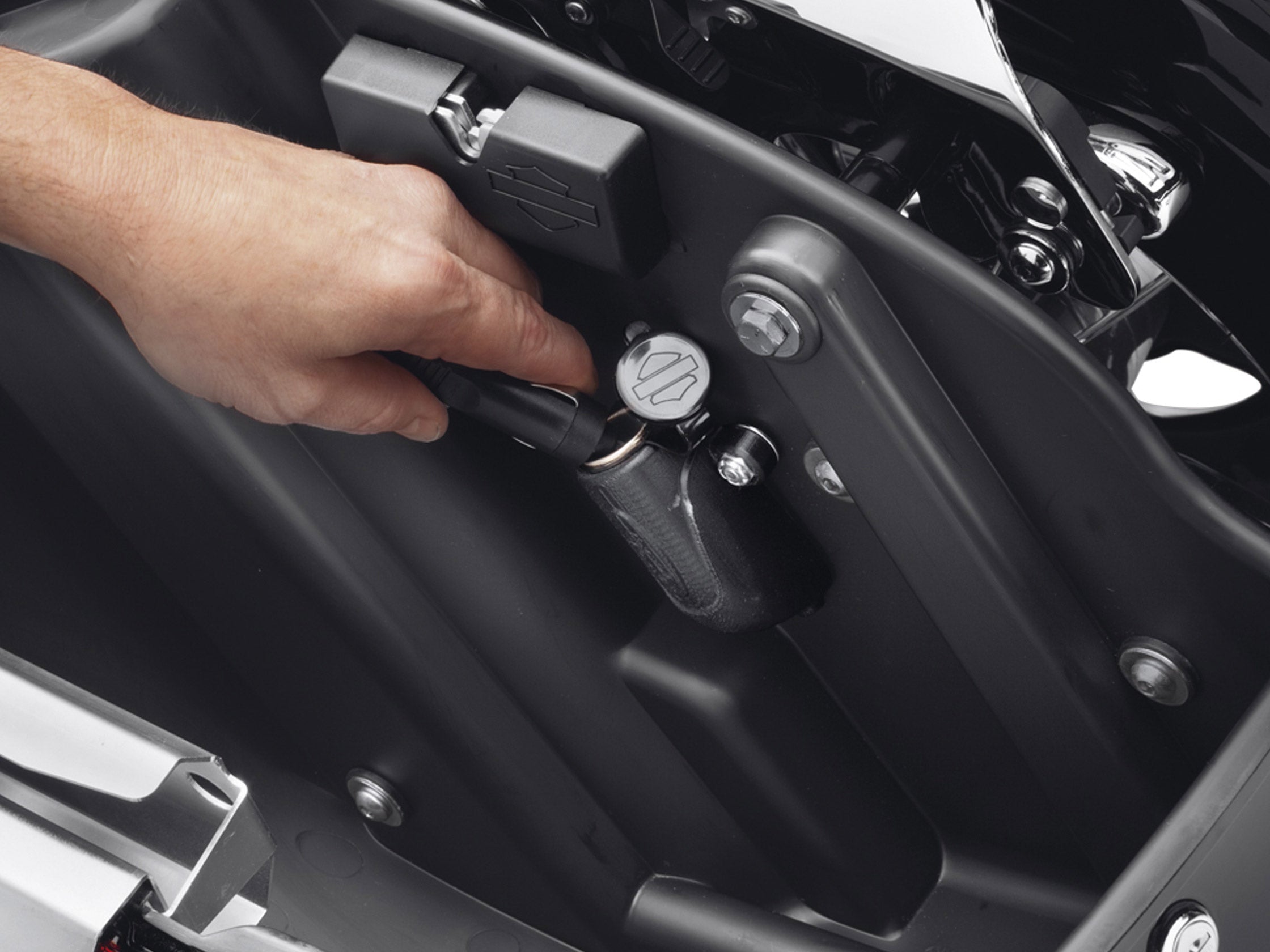 Harley-Davidson Auxiliary Power Outlet, Saddlebag Mount